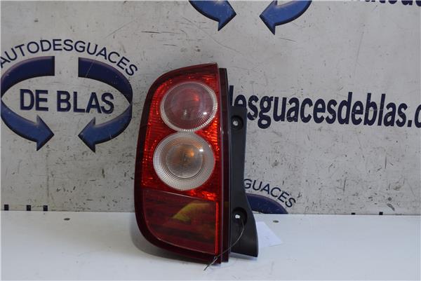 MICRA K12E Piloto Trasero Izquierdo