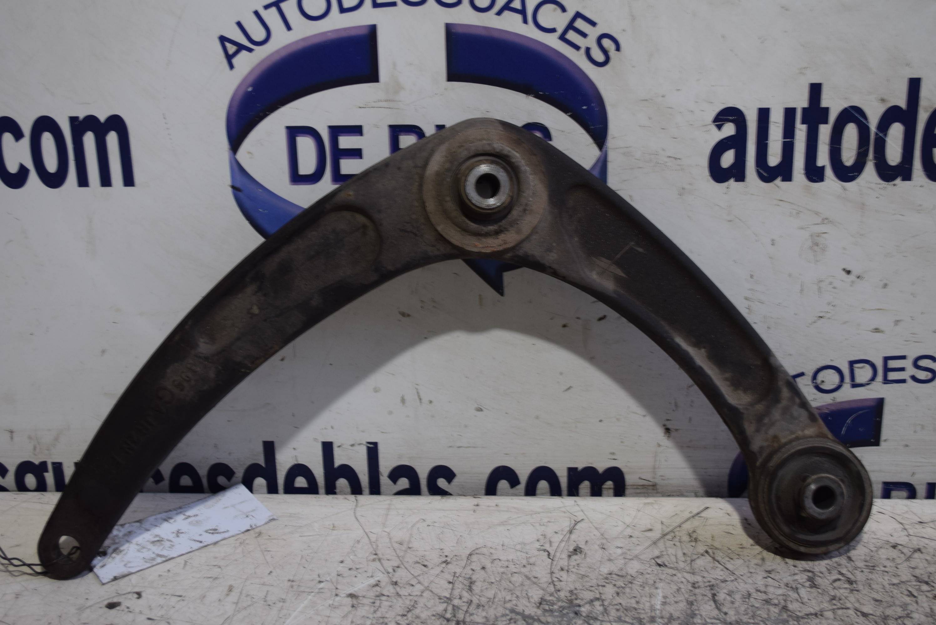 C4 BERLINA Brazo Inferior Delantero Izquierdo C4 BERLINA Brazo Inferior Delantero Izquierdo
