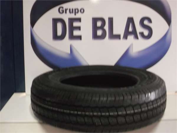 ROADSTONE Neumatico