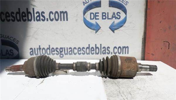3 BERLINA BK Transmision Delantera Izquierda 3 BERLINA BK Transmision Delantera Izquierda