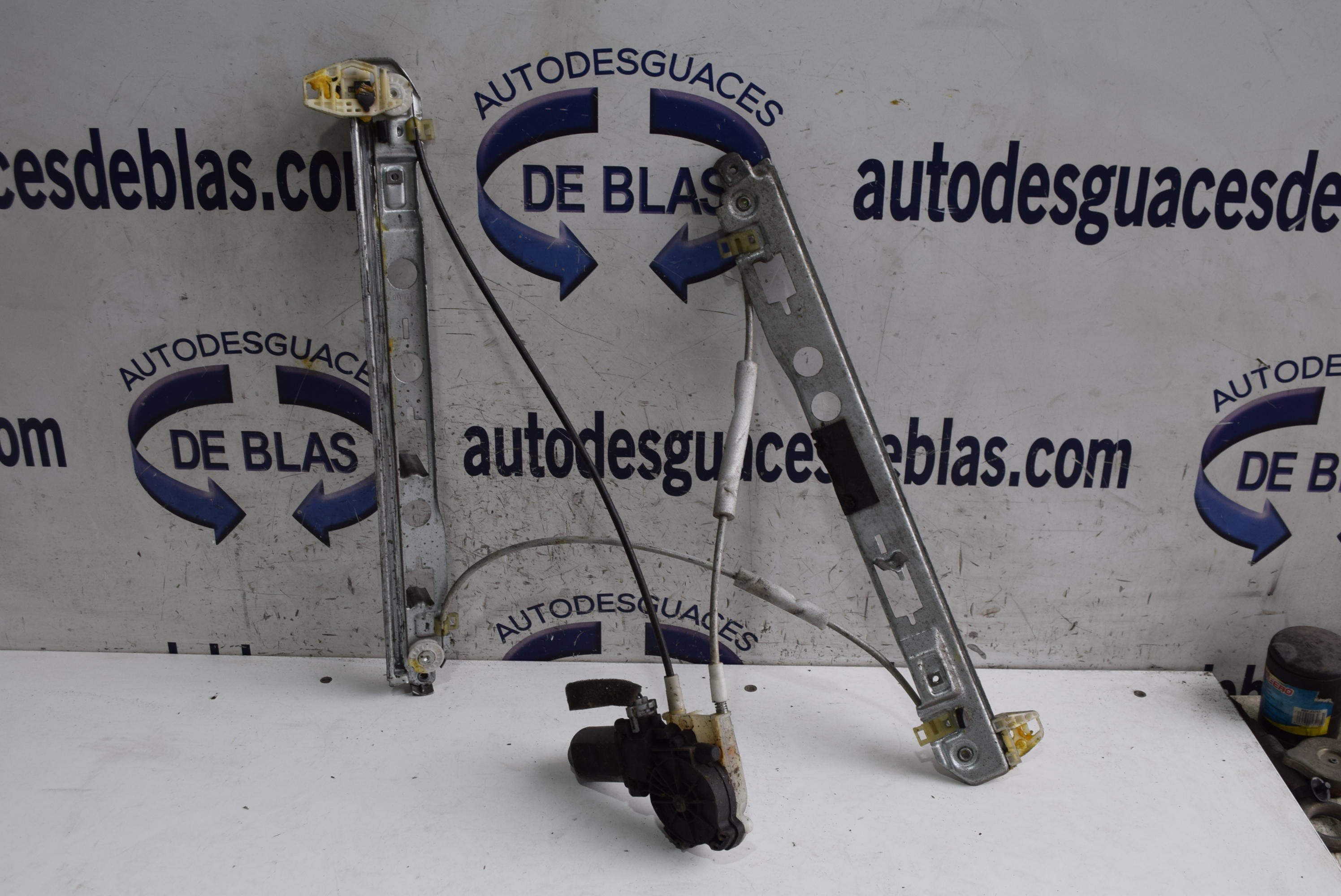 MEGANE II BERLINA 5P Elevalunas Electrico Delantero Derecho MEGANE II BERLINA 5P Elevalunas Electrico Delantero Derecho
