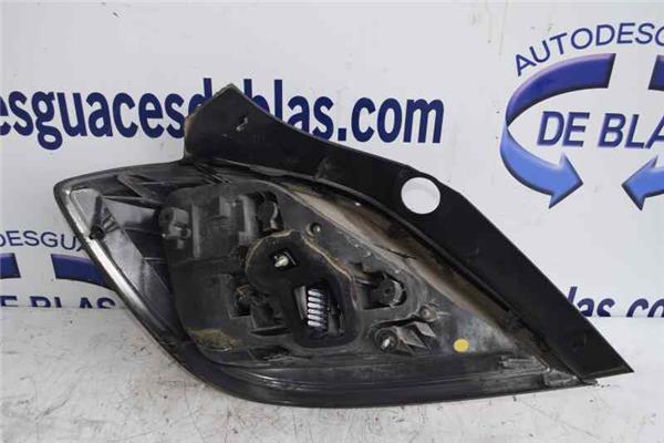 ASTRA H BERLINA Piloto Trasero Derecho