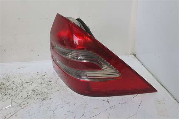 Clase C BM 203 Sportcoupe 10.2000- Piloto Trasero Derecho Clase C BM 203 Sportcoupe 10.2000- Piloto Trasero Derecho