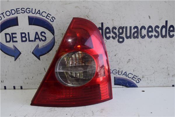 CLIO II FASE II BCB0 Piloto Trasero Derecho