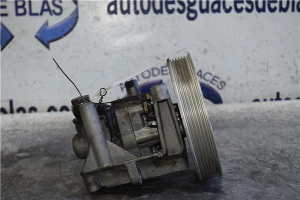 A4 BERLINA B5 Bomba Servodireccion