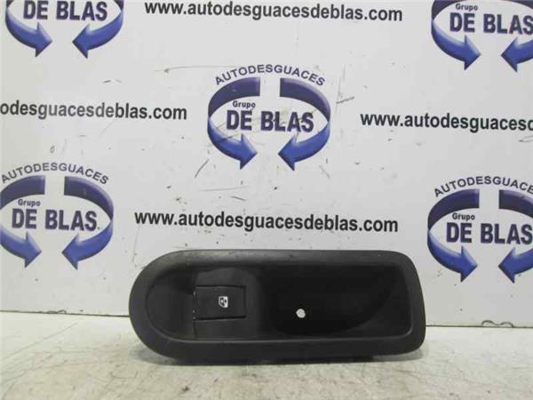 Megane II Berlina 5P 10.2002- Botonera Puerta Trasera Derecha Megane II Berlina 5P 10.2002- Botonera Puerta Trasera Derecha