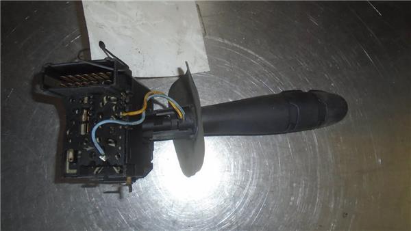 CLIO II FASE II BCB0 Mando De Luces