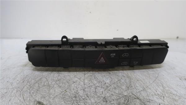 Sprinter III Furgon RWDAWD 90702.2018- Interruptor Luces Emergencia