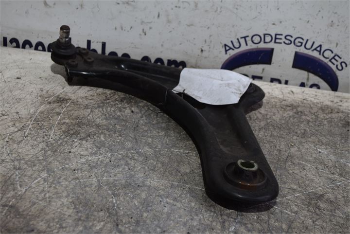C3 Brazo Inferior Delantero Izquierdo C3 Brazo Inferior Delantero Izquierdo