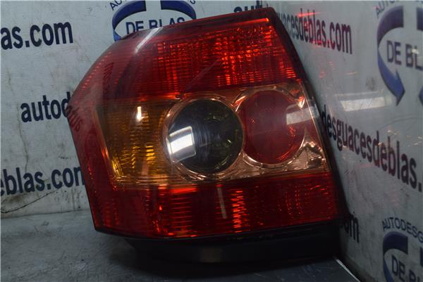 COROLLA E12 Piloto Trasero Derecho