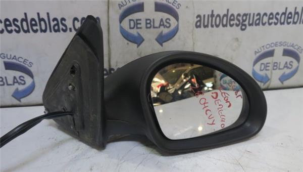 LEON 1M1 Retrovisor Derecho