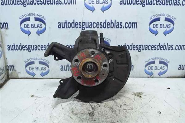PASSAT BERLINA 3B3 Mangueta Delantera Izquierda