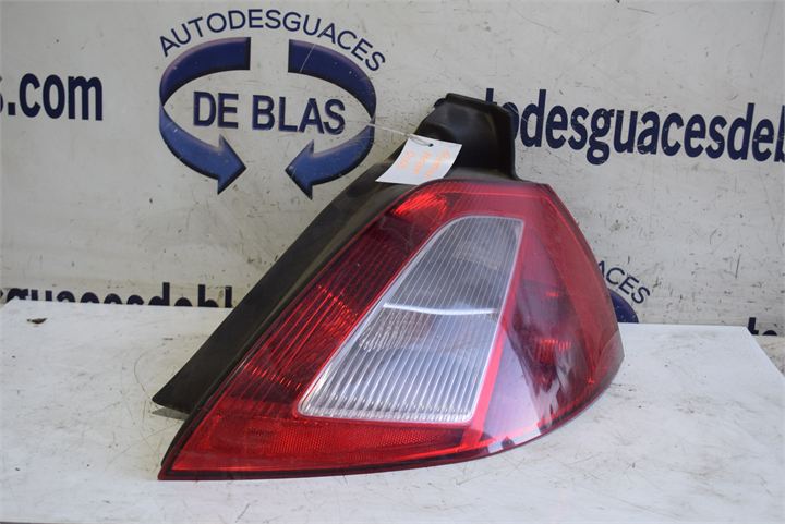 MEGANE II BERLINA 5P Piloto Trasero Derecho MEGANE II BERLINA 5P Piloto Trasero Derecho
