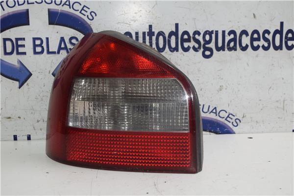 A3 8L Piloto Trasero Izquierdo