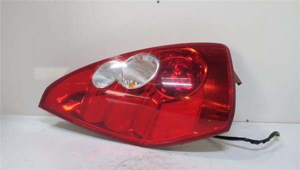 5 Berlina CR2005- Piloto Trasero Izquierdo 5 Berlina CR2005- Piloto Trasero Izquierdo