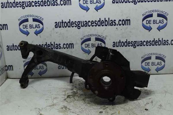 A4 BERLINA B5 Mangueta Delantera Derecha