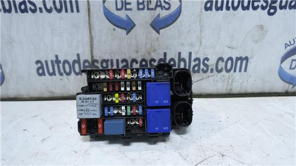 MEGANE III BERLINA 5 P Caja Reles