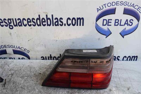 CLASE E W124 BERLINA Piloto Trasero Derecho