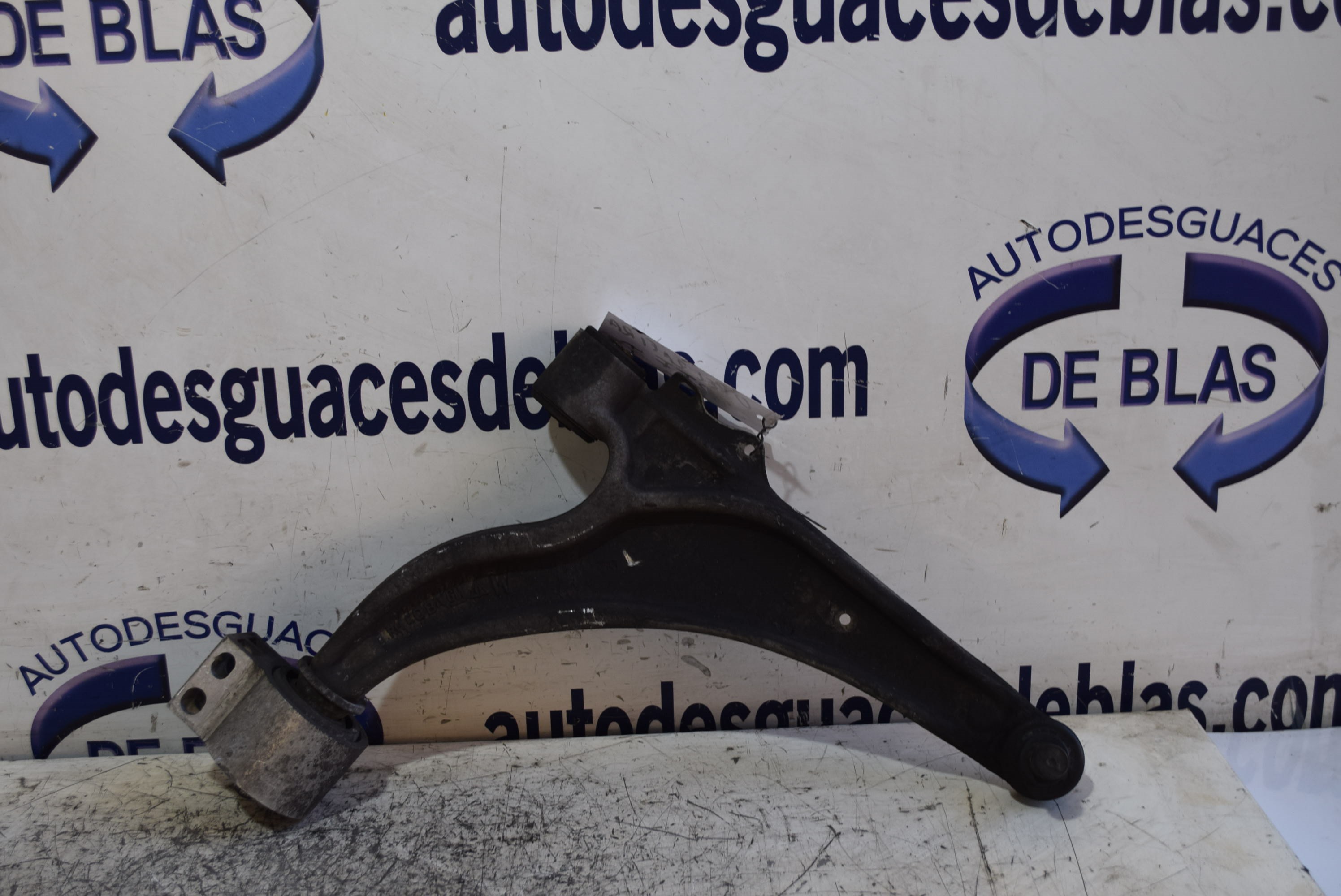 ZAFIRA B Brazo Inferior Delantero Derecho ZAFIRA B Brazo Inferior Delantero Derecho