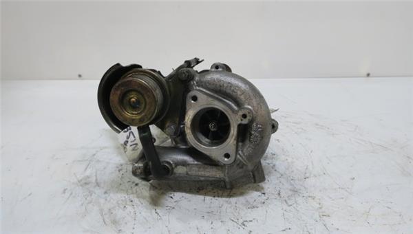 Almera Tino V10M05.2000- Turbo