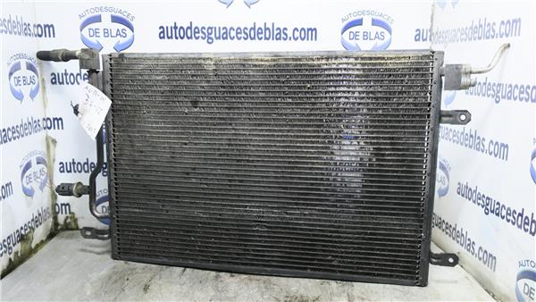 A4 AVANT 8E Condensador