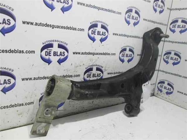 ALMERA TINO V10M Brazo Inferior Delantero Izquierdo