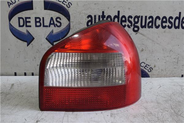A3 8L Ojal Piloto Trasero Derecho