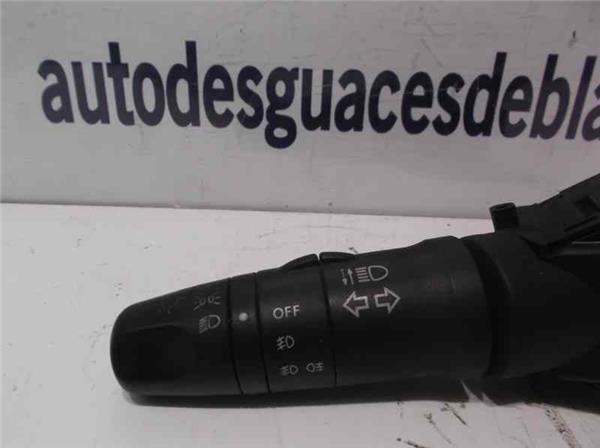 ALMERA N16E Mando De Luces