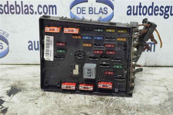 PASSAT BERLINA 3C2 Caja Reles