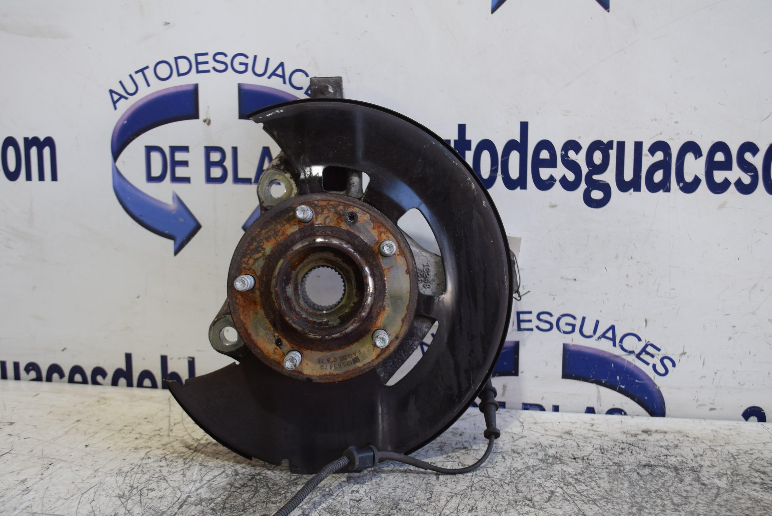 ZAFIRA B Mangueta Delantera Izquierda ZAFIRA B Mangueta Delantera Izquierda