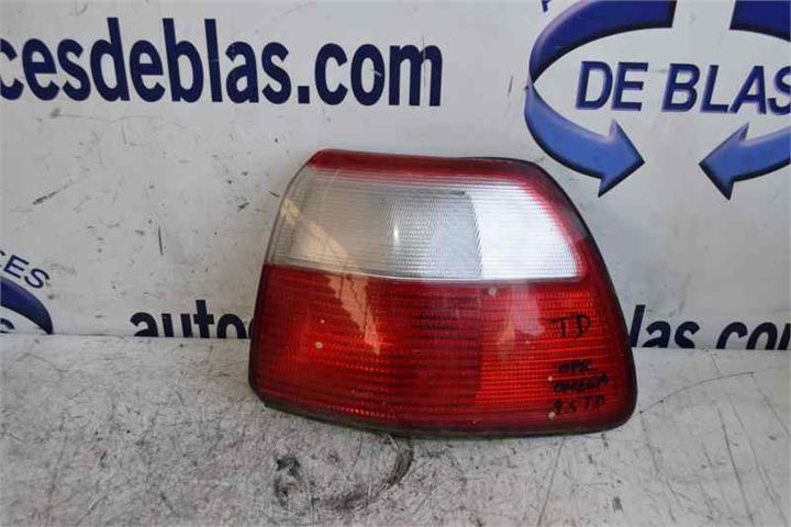 OMEGA B Piloto Trasero Derecho