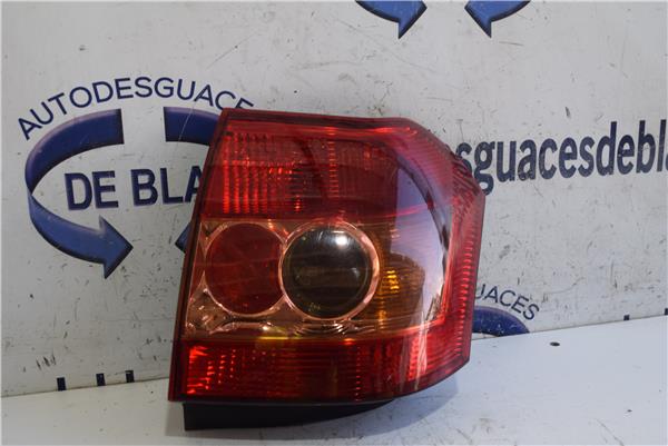 COROLLA E12 Piloto Trasero Derecho