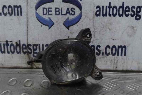 COROLLA VERSO E12 Faro Antiniebla Derecho