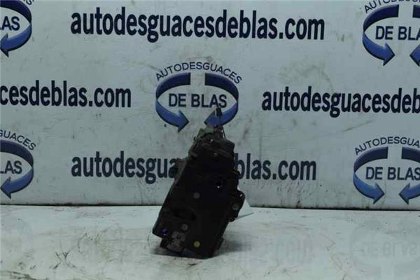 TOUAREG 7LA Cerradura Puerta Delantera Derecha