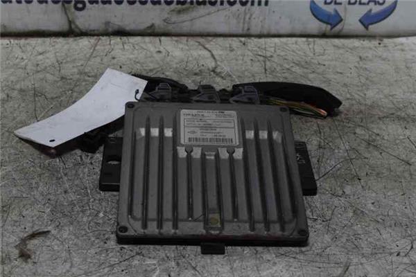 CLIO II FASE II BCB0 Centralita motor uce