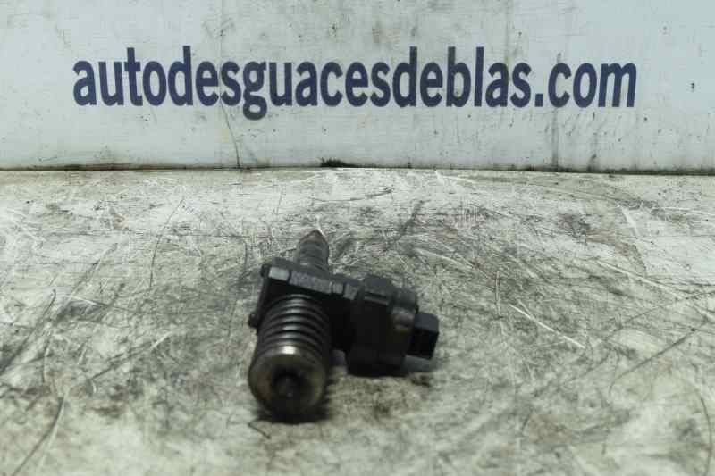 PASSAT BERLINA 3B2 Inyector