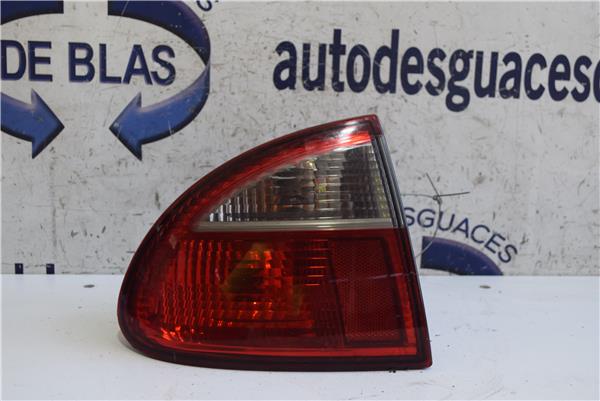 LEON 1M1 Piloto Trasero Izquierdo