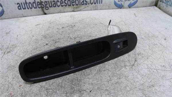 PUNTO BERLINA 188 MANDO ELEVALUNAS DELANTERO DERECHO PUNTO BERLINA 188 MANDO ELEVALUNAS DELANTERO DERECHO