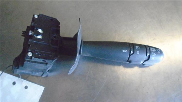 CLIO II FASE II BCB0 Mando De Luces