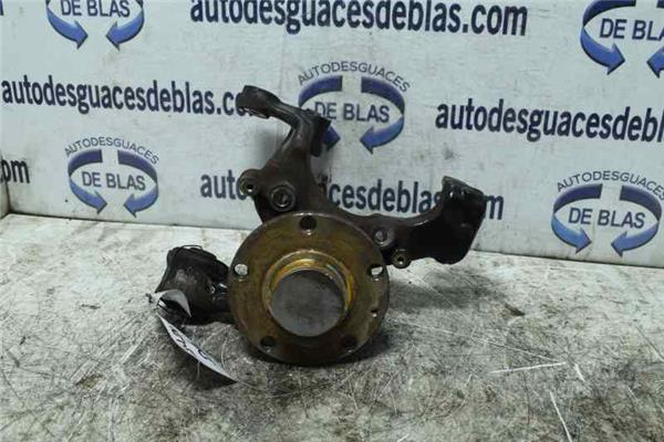 A4 BERLINA 8E Mangueta Delantera Derecha