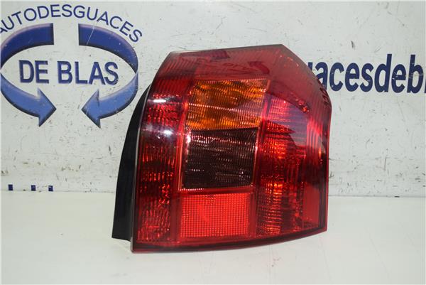COROLLA E12 Piloto Trasero Derecho