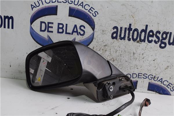 C8 Retrovisor Izquierdo