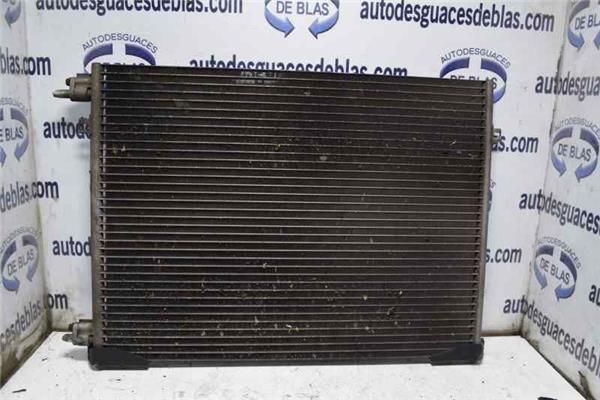 TRAFIC COMBI AB 4.01 Condensador