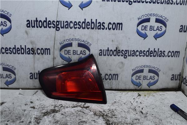 SIN DEFINIR Piloto Porton Trasero Izquierdo SIN DEFINIR Piloto Porton Trasero Izquierdo