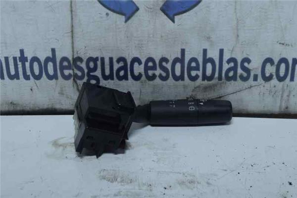 3 BERLINA BK Mando Limpiaparabrisas