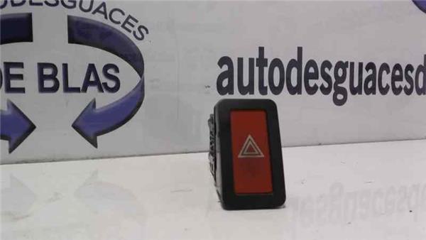ALMERA N16E Interruptor Luces Emergencia