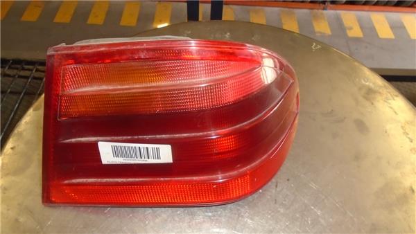 CLASE E W210 BERLINA Piloto Trasero Derecho