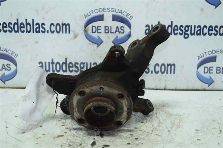 LAGUNA B56 Mangueta Delantera Izquierda