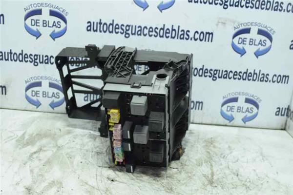TRANSIT CAJA CERRADA 06 Caja Reles
