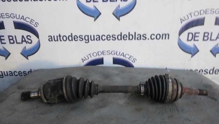 AVENSIS BERLINA T25 Transmision Delantera Izquierda